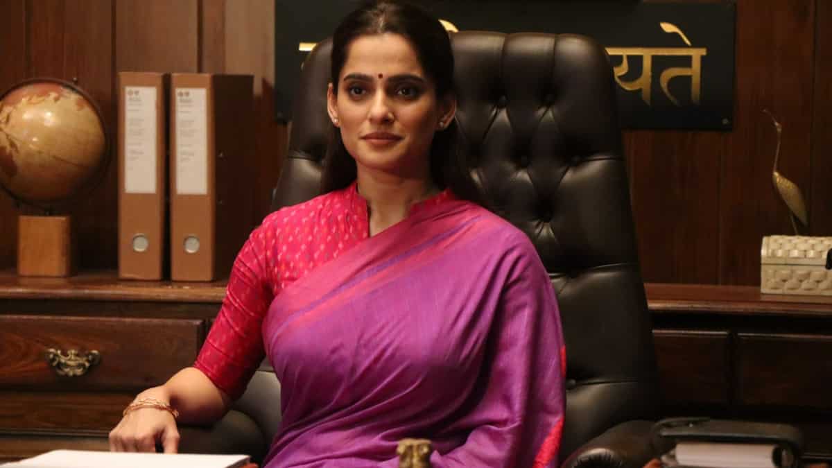 City Of Dreams Actor Priya Bapat Never Found The Courage To Sit Learn 