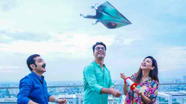 Team Dawsham Awbotaar fly kites to wish their fans on Vishwakarma Puja