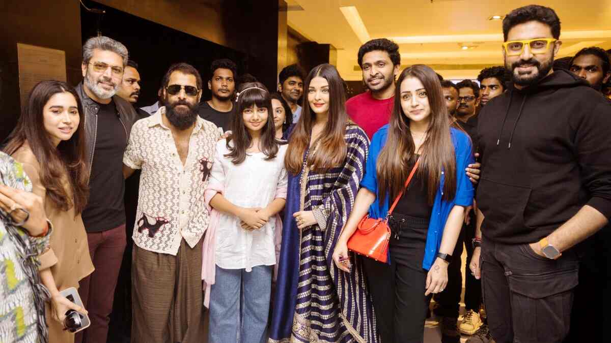 Abhishek Bachchan, Aaradhya join Aishwarya, Vikram, Trisha and Jayam Ravi, watch Ponniyin Selvan 2 in Chennai