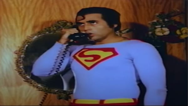 Puneet Issar in and as Superman.