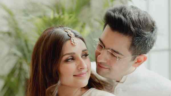 “Raghav and I are overwhelmed with....”: Parineeti Chopra, Raghav Chadha pen down a sweet note for fans