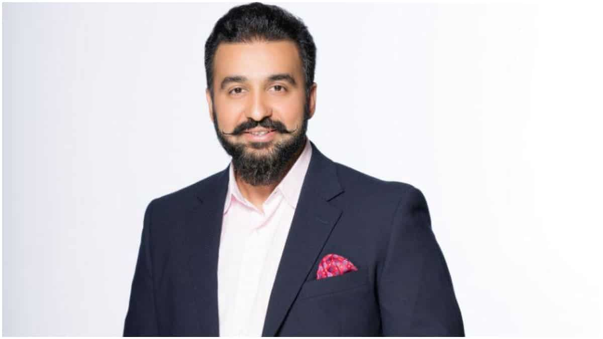 https://www.mobilemasala.com/film-gossip/Raj-Kundra-summoned-by-ED-in-porn-and-money-laundering-case-days-after-raid---Deets-inside-i322210