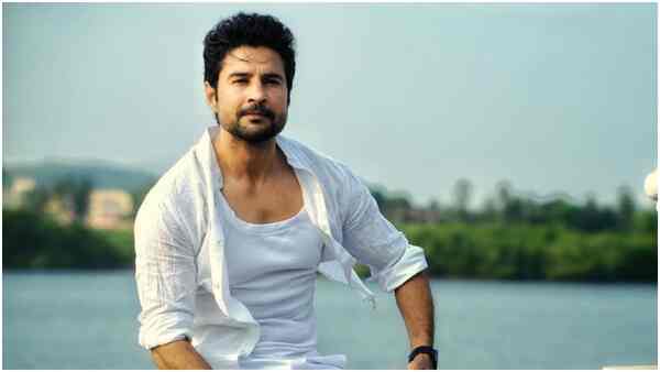 Rajeev Khandelwal says, ‘I would feel foolish’, reacting to actors paying people to wave at them | Exclusive