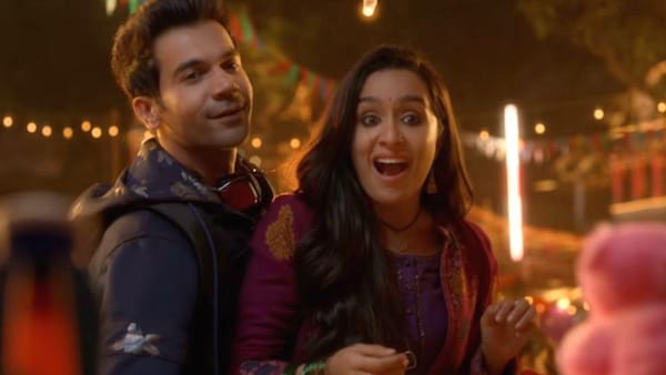 Rajkummar Rao and Shraddha Kapoor in Stree. (Image source: IMDb)