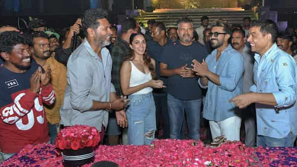 Ram Charan celebrates birthday on sets of RC 15. (Photo: PR handout)