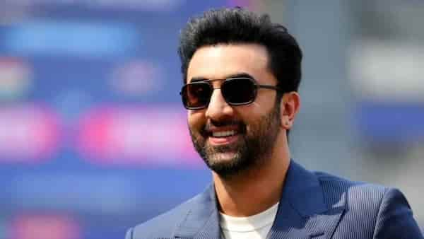 Watch | Animal star Ranbir Kapoor recreates Saami Saami hook step with Rashmika Mandanna on Indian Idol 14