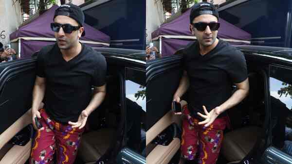 Mahadev Betting App Case: Ranbir Kapoor tries to avoid paps once again after his summon by Enforcement Directorate