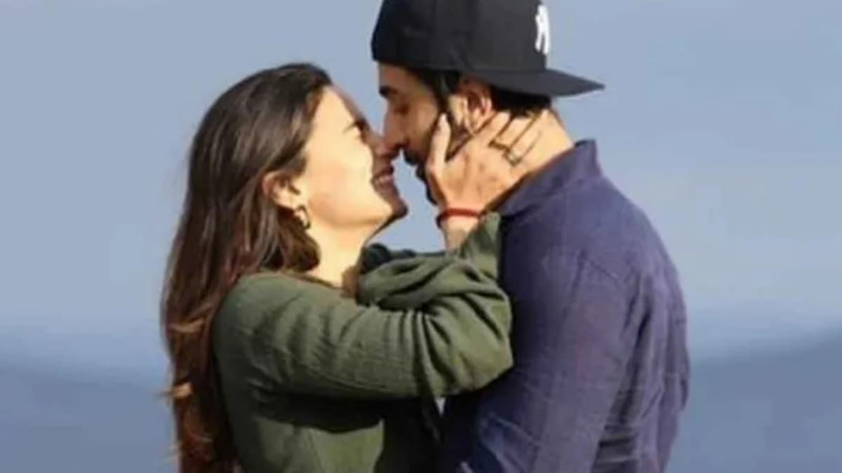 Koffee With Karan 7: Did Karan Johar mistakenly reveal that Alia Bhatt was pregnant before marrying Ranbir Kapoor?