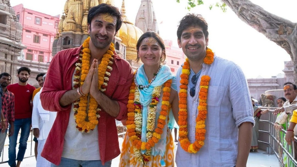 Brahmastra duo Ranbir Kapoor-Alia Bhatt stopped from praying by Bajrang Dal members at the Mahakal temple in MP