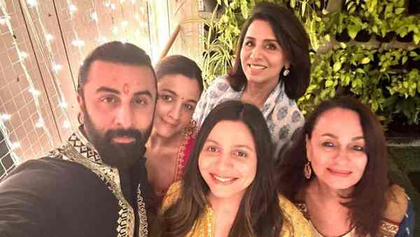 Diwali 2022: It's family time for parents-to-be Ranbir Kapoor and Alia Bhatt!