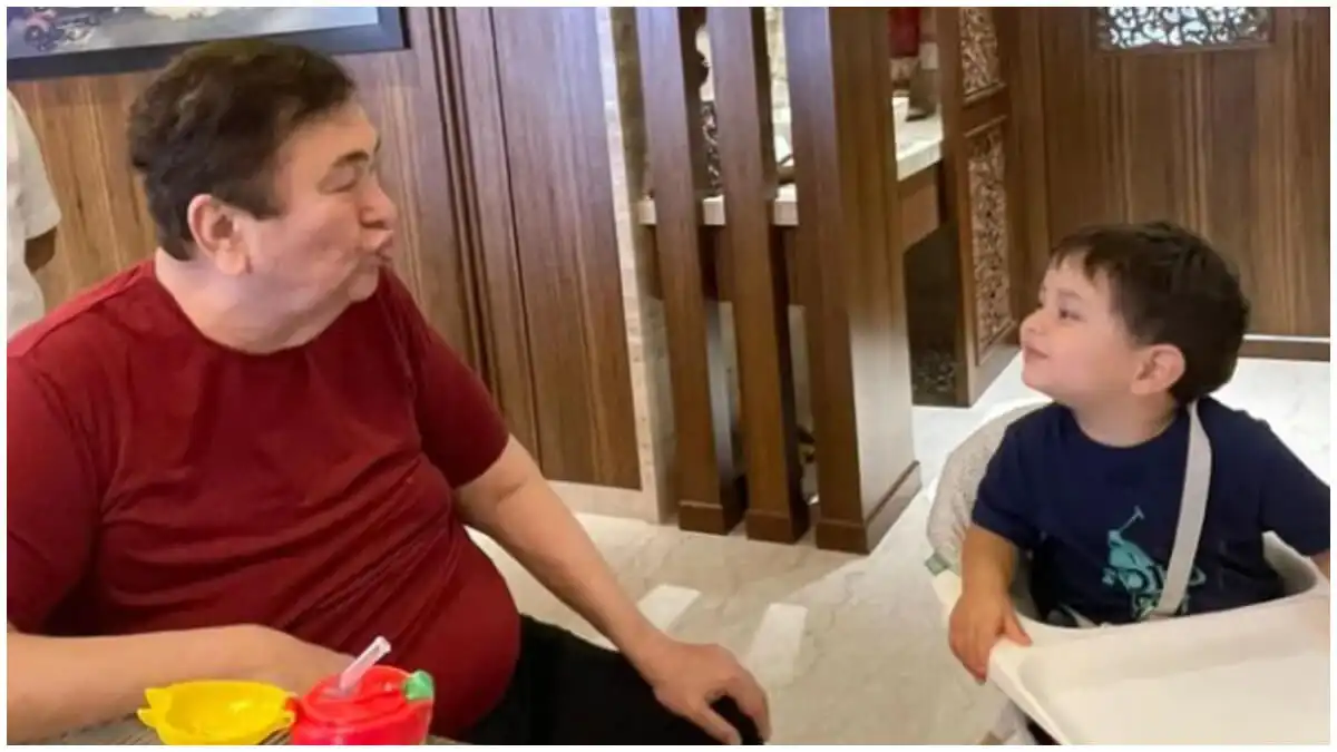 Kareena Kapoor Khan wishes dad Randhir Kapoor on his birthday with the cutest picture of him with Jeh