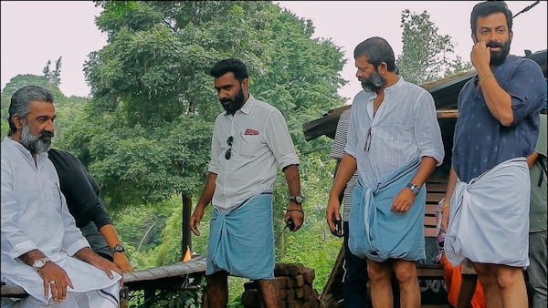 Ranjith, Jayan Nambiar, Sachy and Prithviraj on the sets of Ayyappanum Koshiyum
