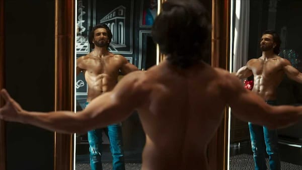 Rocky Aur Rani Kii Prem Kahaani promo: Ranveer Singh flaunts his chiselled physique as 'Monday motivation' and turns up the heat