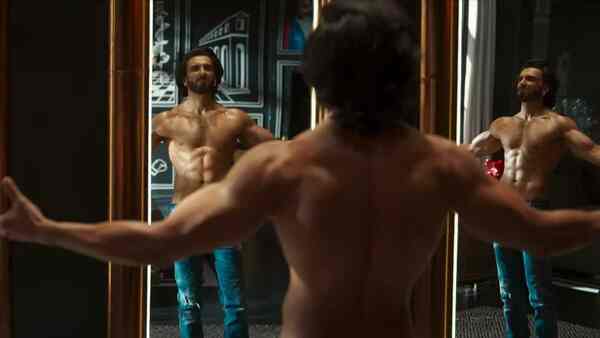 Rocky Aur Rani Kii Prem Kahaani promo: Ranveer Singh flaunts his chiselled physique as 'Monday motivation' and turns up the heat