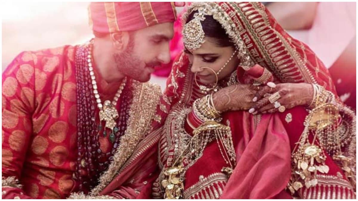 Deepika Padukone And Ranveer Singh Look Ethereal At Their Mumbai Reception