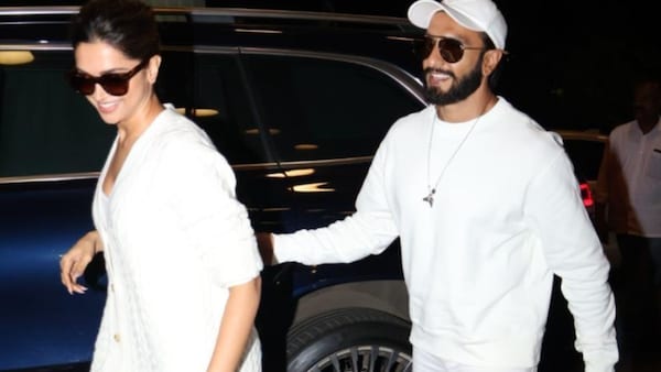 Deepika Padukone-Ranveer Singh welcomed with flowers and sweets at Mumbai airport post pregnancy announcement – Watch