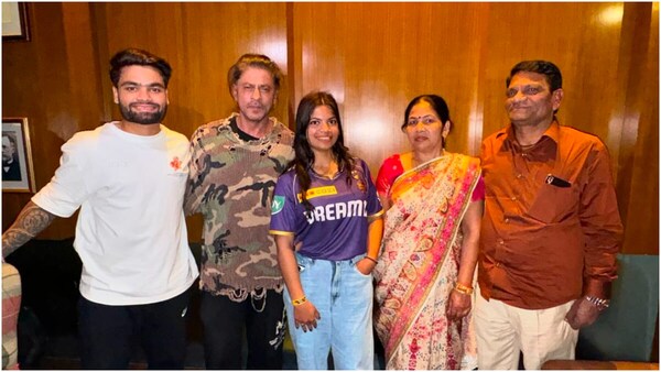Shah Rukh Khan poses with KKR player Rinku Singh and his family, cricketer pens a heartwarming note