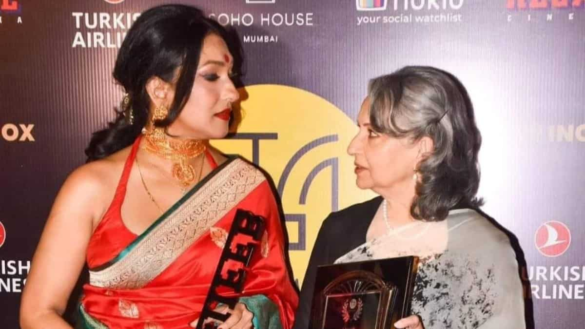 https://www.mobilemasala.com/film-gossip/Suman-Ghosh-on Puratawn-Sharmila-Tagore-is-out-of-the-world-I-am-very-pleased-with-the-feedback-i310872