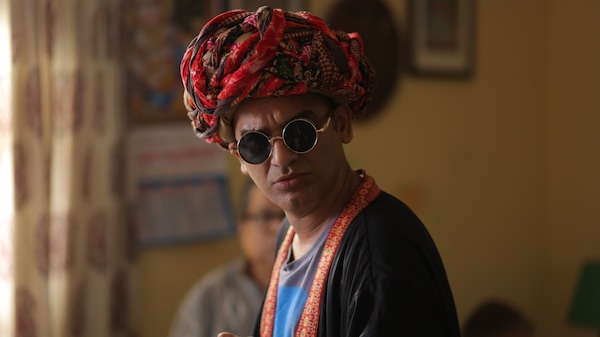 Gora 2 review: Ritwick Chakraborty, Suhotra Mukhopadhyay, and Manali Dey present a hilarious whodunit