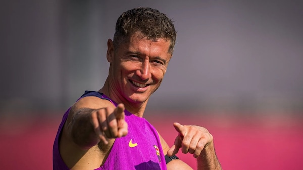 Robert Lewandowski might return to the Barcelona squad against Levante. | Image - fcbarcelona.com