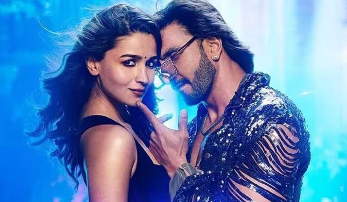 Ranveer Singh, Alia Bhatt starrer Rocky Aur Rani Kii Prem Kahaani gets a thunderous response at Busan International Film Festival; WATCH VIDEO!