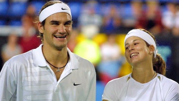 Roger Federer & Mirka Vavrinec during Hopman Cup 2002. Image | X