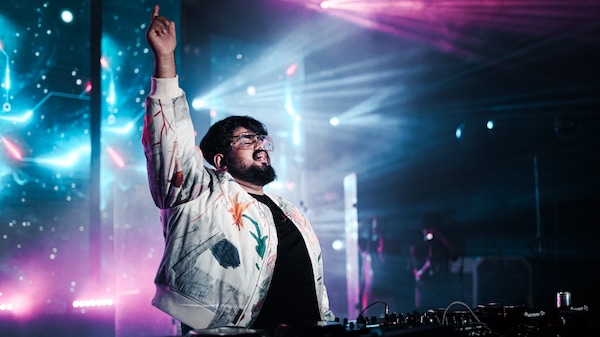 Rominic Stephen during a show
