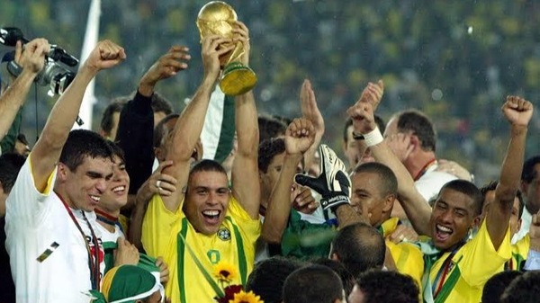 Ronaldo with the 2002 FIFA World Cup. Image | @Hsports_HD on X