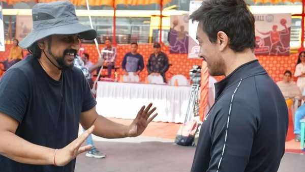 RS Prasanna with Aamir Khan during SZP shoot.