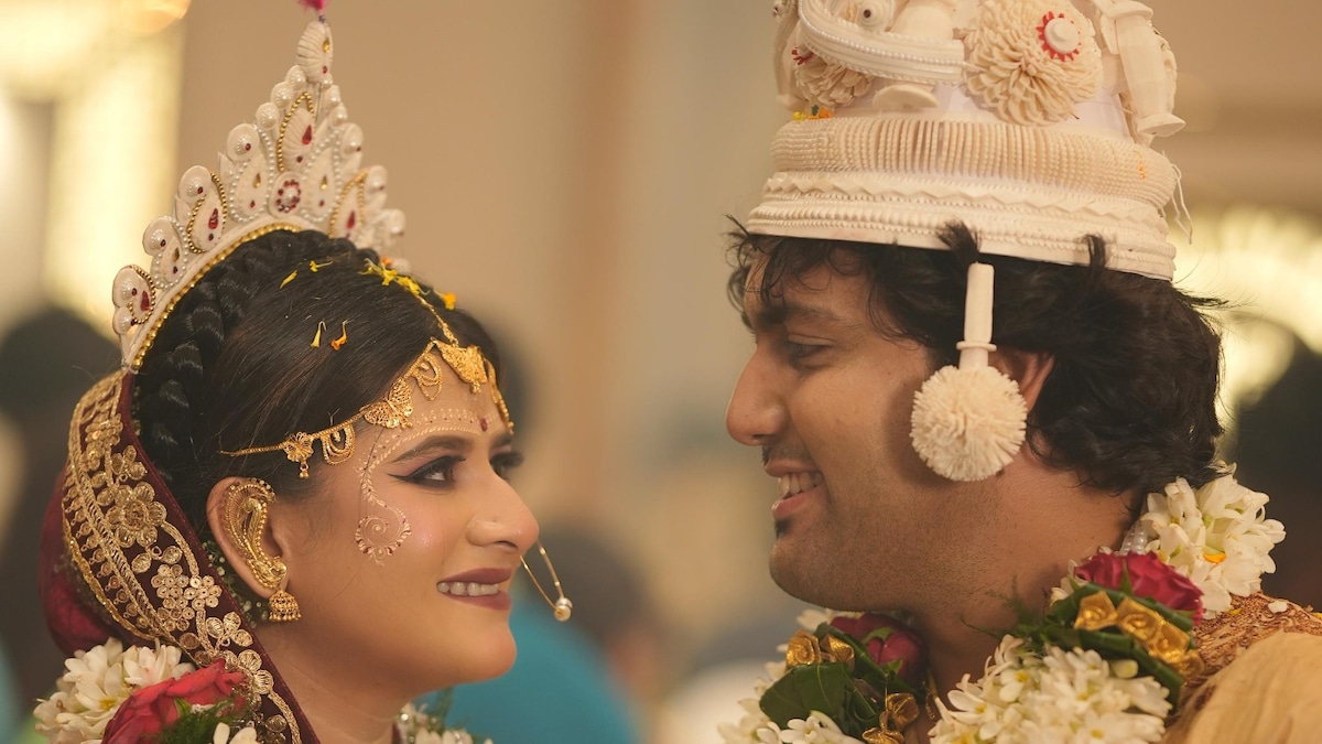 Rupsa Chatterjee announces pregnancy, slams trolls