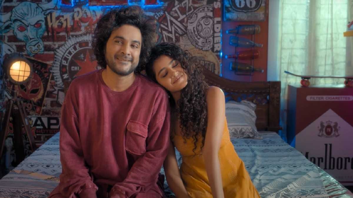 Tillu Square: Ticket Eh Konakunda is a catchy intro song featuring a lovestruck Siddu Jonnalagadda