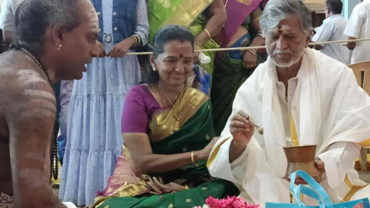 Thalapathy Vijay's father, actor SA Chandrasekar turns 80; conducts pooja at Thirukkadaiyur