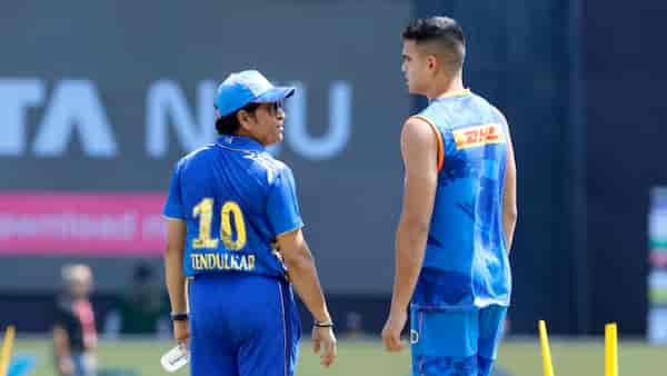 Shah Rukh Khan posts a heartfelt note for Sachin Tendulkar following his son Arjun's IPL 2023 debut for MI vs KKR