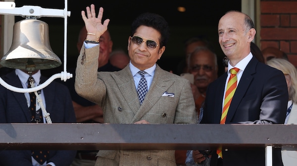 Sachin Tendulkar rings the bell ahead of the start of the opening day of the 3rd Test. Photo via BCCI