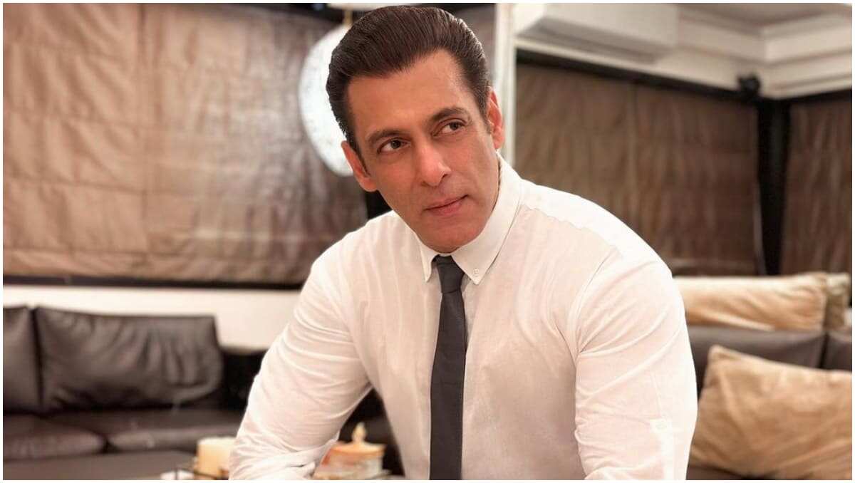 https://www.mobilemasala.com/film-gossip/Salman-Khan-refuses-to-pose-for-paps-rushes-to-airport-after-being-spotted-Watch-i252192