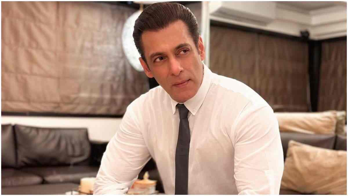 Salman Khan refuses to pose for paps, rushes to airport after being spotted – Watch