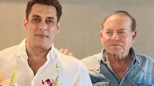 Salman Khan receives bouquet of flowers for Eid celebrations – Watch video with Arbaaz Khan and their father Salim Khan