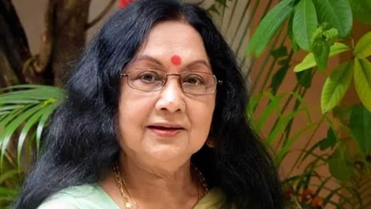 Veteran actress Sandhya Roy hospotalised after chest pain