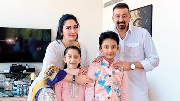 Sanjay Dutt, Maanyata and their twins, Iqra and Shahraan