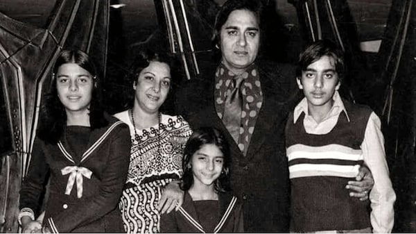 Sanjay Dutt with his family