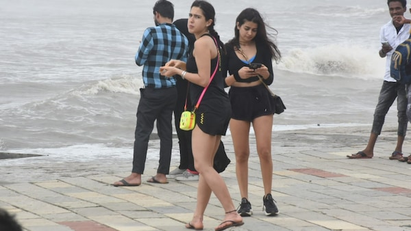 Sara Ali Khan, Tanya Ghavri (Manav Manglani)