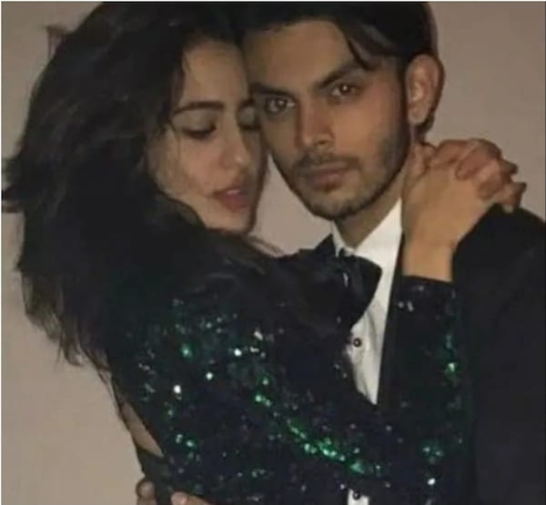 Did Sara Ali Khan flaunt her relationship with Veer on social media?