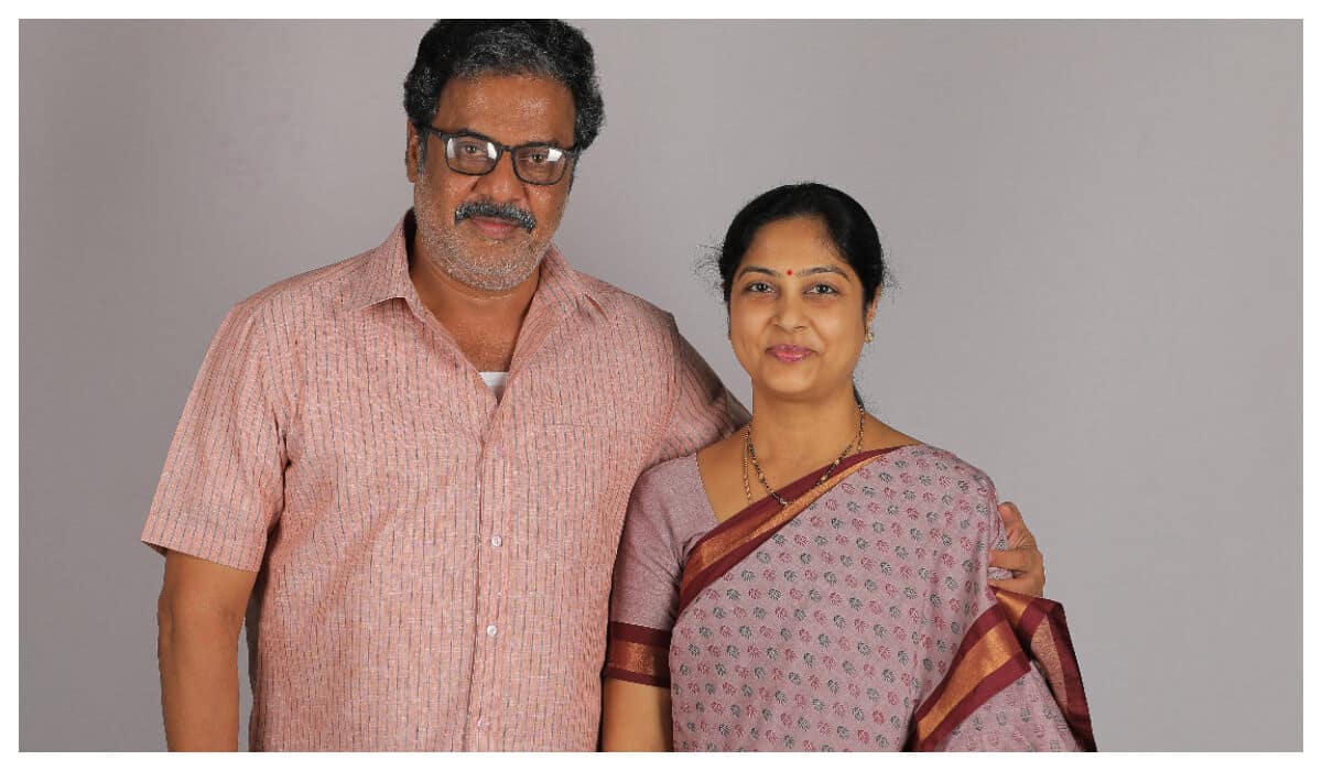 https://www.mobilemasala.com/movies/Sarangadhariya-teaser---Raja-Raveender-impresses-as-a-doting-father-in-the-Padmarao-Abbisetti-family-thriller-i255401