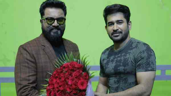 Sarath Kumar joins Vijay Antony-Vijay Milton's action film, titled Mazhai Pidikatha Manithan