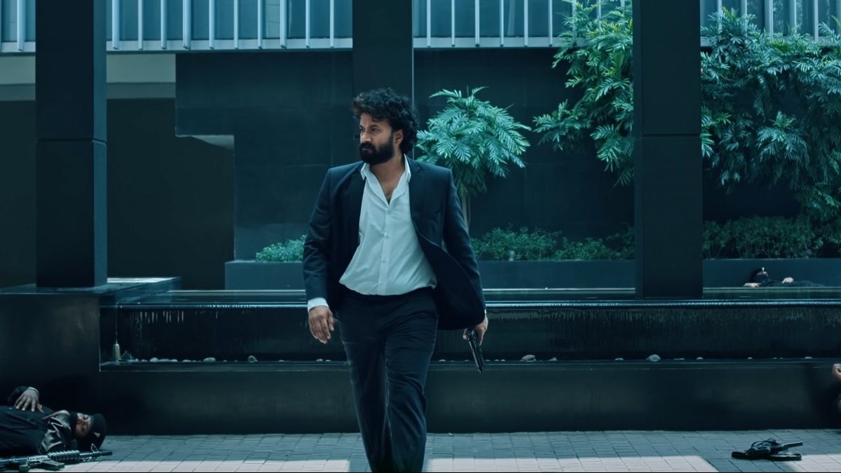 Godse review: This vigilante thriller is a loud, outdated, colossal mess