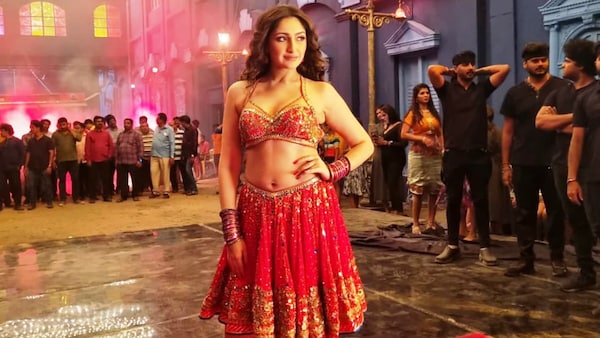 Sayyeshaa reveals a BTS video of make-up session for Raawadi from Pathu Thala, announces more surprises