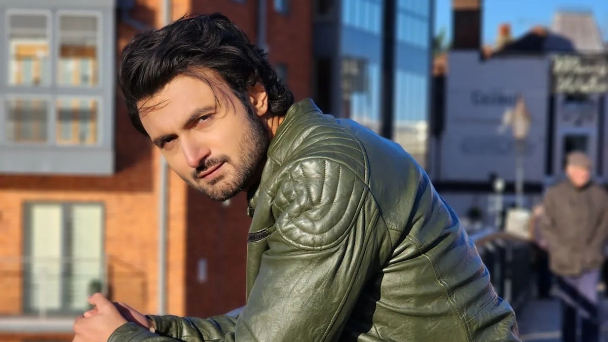 Sean Banerjee turns a year younger!