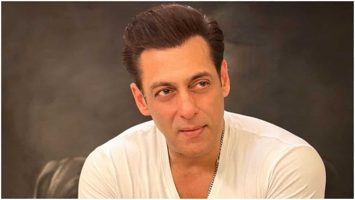 Salman Khan arrives back home already, trip shortened because of tense situation at Galaxy Apartments?