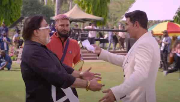 Selfiee: Akshay Kumar mocks 'producer saab' in the latest promo video - Watch