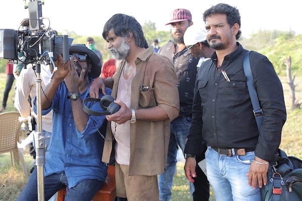 Selvaraghavan on the sets of Saani Kaayidham